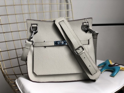 Hermes Handbags 677